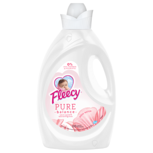 Fleecy Pure Balance Fabric Softener, Rose Water scent, 2.8L bottle for 110 washes, free of dyes and parabens, ideal for sensitive skin.