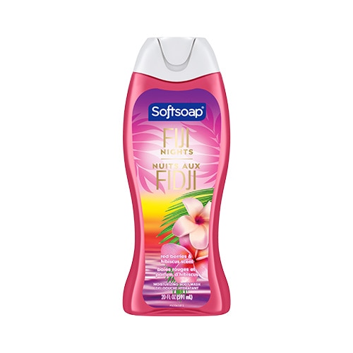 Une vue frontale haute résolution du flacon de gel douche hydratant Softsoap Fiji Nights. L'étiquette arbore un motif de coucher de soleil tropical, orné de feuilles de palmier et de fleurs d'hibiscus roses, et identifie le parfum comme étant « baies rouges et hibiscus ».