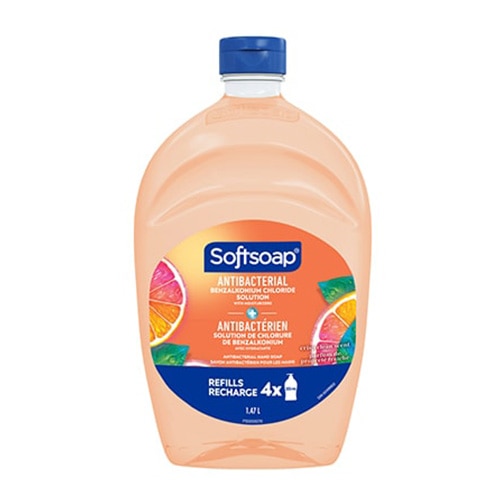 Recharge Softsoap antibactérien, avant de la grande bouteille orange avec agrumes et bouchon bleu.